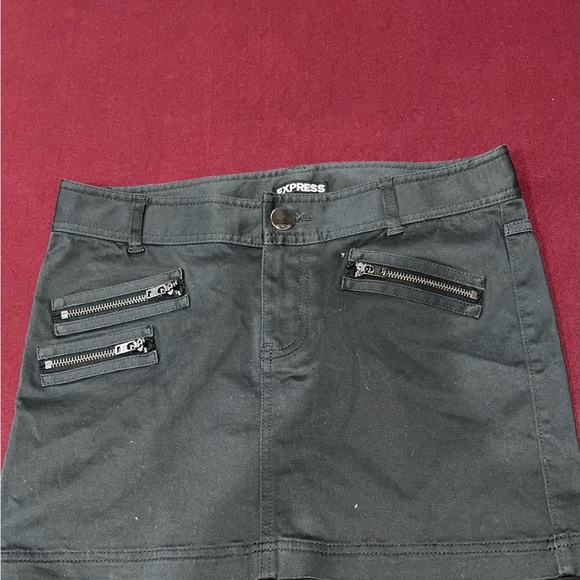 Express cargo skirt (NWOT) - Picture 2 of 4